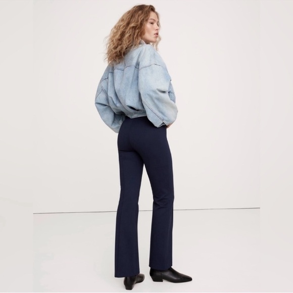 NWT! Banana Republic Navy Blue Cropped Flare Everywhere Ponte Pant - Multiple 🧡 - Picture 1 of 11